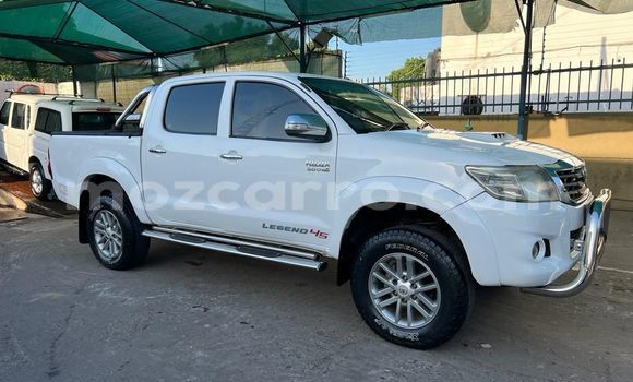 Nunua Ilio tumika Toyota Hilux Nyeupe Gari ndani ya Maputo nchini Maputo Nunua Ilio tumika Toyota Hilux Nyeupe Gari ndani ya Maputo nchini Maputo