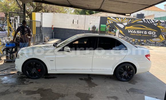 Nunua Ilio tumika Mercedes-Benz C-Classe Nyeupe Gari ndani ya Maputo nchini Maputo Nunua Ilio tumika Mercedes-Benz C-Classe Nyeupe Gari ndani ya Maputo nchini Maputo