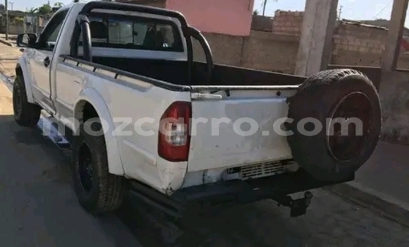 Nunua Ilio tumika Isuzu KB Nyeupe Gari ndani ya Maputo nchini Maputo Nunua Ilio tumika Isuzu KB Nyeupe Gari ndani ya Maputo nchini Maputo