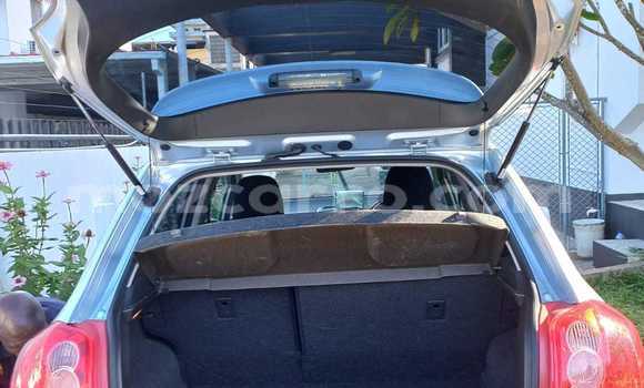 Comprar Usado Toyota Auris Azul Carro em Maputo em Maputo Comprar Usado Toyota Auris Azul Carro em Maputo em Maputo