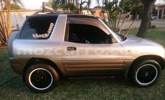 Comprar Usado Toyota RAV4 De outros Carro em Maputo em Maputo Comprar Usado Toyota RAV4 De outros Carro em Maputo em Maputo