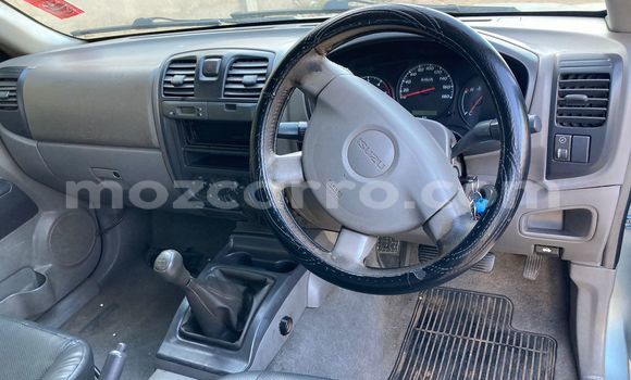 Nunua Ilio tumika Isuzu KB Bluu Gari ndani ya Maputo nchini Maputo Nunua Ilio tumika Isuzu KB Bluu Gari ndani ya Maputo nchini Maputo