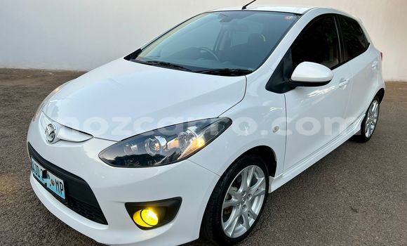 Tenga Tsaru Mazda Demio Chena Mota in Maputo in Maputo
