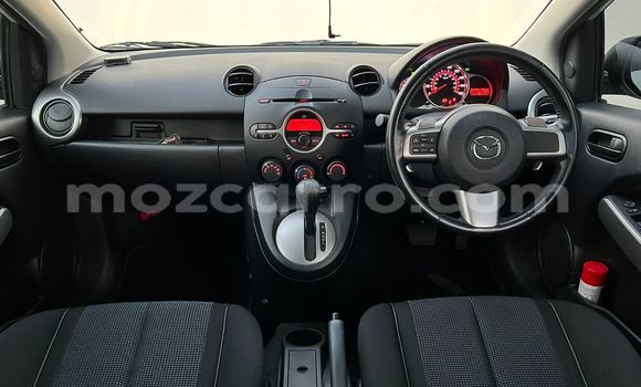 Nunua Ilio tumika Mazda Demio Nyeupe Gari ndani ya Maputo nchini Maputo Nunua Ilio tumika Mazda Demio Nyeupe Gari ndani ya Maputo nchini Maputo