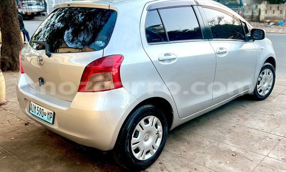 Comprar Usado Toyota Vitz Prata Carro em Maputo em Maputo Comprar Usado Toyota Vitz Prata Carro em Maputo em Maputo