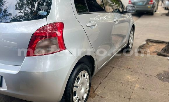 Comprar Usado Toyota Vitz Prata Carro em Maputo em Maputo Comprar Usado Toyota Vitz Prata Carro em Maputo em Maputo