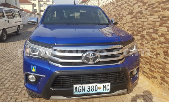 Buy Used Toyota Hiluxe Revo Blue Car in Maputo in Maputo