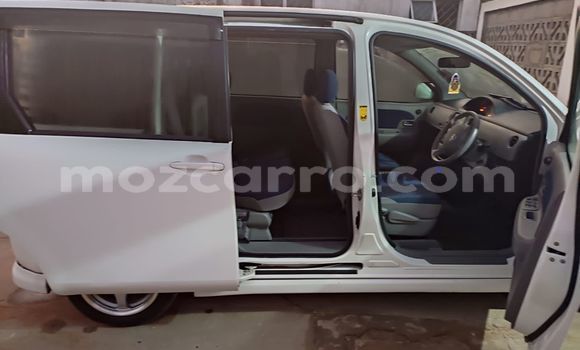 Buy Used Toyota Sienta White Car in Maputo in Maputo Buy Used Toyota Sienta White Car in Maputo in Maputo
