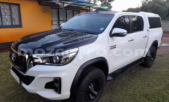 Tenga Tsaru Toyota Hiluxe Revo Chena Mota in Maputo in Maputo Tenga Tsaru Toyota Hiluxe Revo Chena Mota in Maputo in Maputo