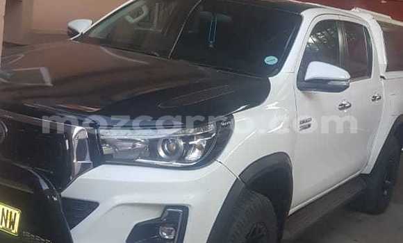 Buy Used Toyota Hiluxe Revo White Car in Maputo in Maputo Buy Used Toyota Hiluxe Revo White Car in Maputo in Maputo