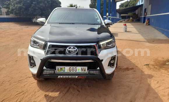 Buy Used Toyota Hiluxe Revo White Car in Maputo in Maputo Buy Used Toyota Hiluxe Revo White Car in Maputo in Maputo