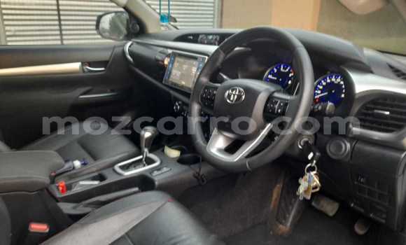 Buy Used Toyota Hiluxe Revo White Car in Maputo in Maputo Buy Used Toyota Hiluxe Revo White Car in Maputo in Maputo