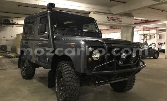 Comprar Usado Land Rover Defender Branco Carro em Maputo em Maputo
