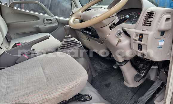 Nunua Ilio tumika Toyota Dyna Nyeupe Gari ndani ya Maputo nchini Maputo Nunua Ilio tumika Toyota Dyna Nyeupe Gari ndani ya Maputo nchini Maputo