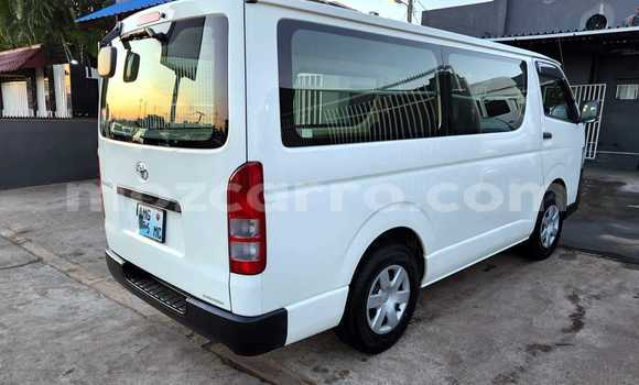 Nunua Ilio tumika Toyota RegiusAce Nyeupe Gari ndani ya Maputo nchini Maputo Nunua Ilio tumika Toyota RegiusAce Nyeupe Gari ndani ya Maputo nchini Maputo