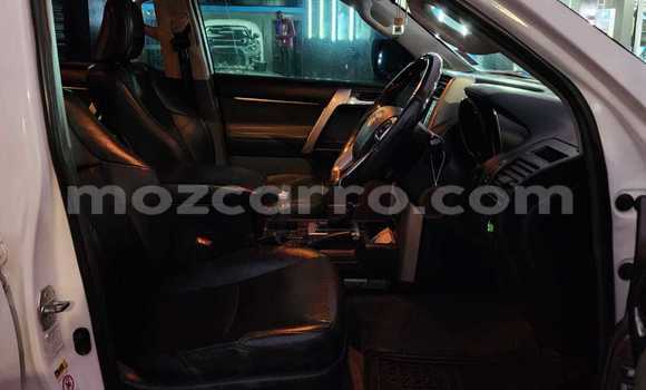Buy Used Toyota Prado White Car in Maputo in Maputo Buy Used Toyota Prado White Car in Maputo in Maputo