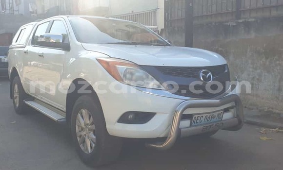 Comprar Usado Mazda BT-50 Branco Carro em Maputo em Maputo Comprar Usado Mazda BT-50 Branco Carro em Maputo em Maputo