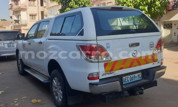 Comprar Usado Mazda BT-50 Branco Carro em Maputo em Maputo Comprar Usado Mazda BT-50 Branco Carro em Maputo em Maputo