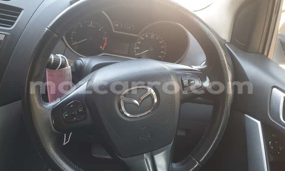 Comprar Usado Mazda BT-50 Branco Carro em Maputo em Maputo Comprar Usado Mazda BT-50 Branco Carro em Maputo em Maputo