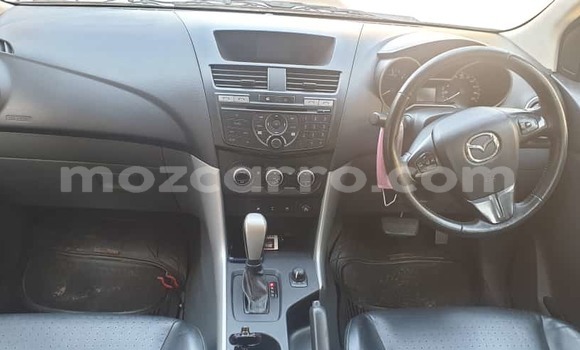 Comprar Usado Mazda BT-50 Branco Carro em Maputo em Maputo Comprar Usado Mazda BT-50 Branco Carro em Maputo em Maputo