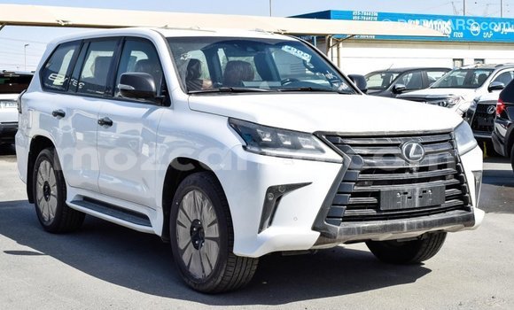 Nunua Imported Lexus LX Nyeupe Gari ndani ya Import - Dubai nchini Cabo Delgado Nunua Imported Lexus LX Nyeupe Gari ndani ya Import - Dubai nchini Cabo Delgado