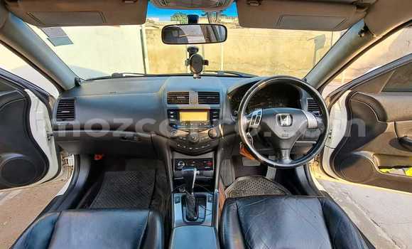 Nunua Ilio tumika Honda Accord Nyeupe Gari ndani ya Maputo nchini Maputo Nunua Ilio tumika Honda Accord Nyeupe Gari ndani ya Maputo nchini Maputo