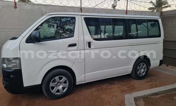 Nunua Ilio tumika Toyota Hiace Nyeupe Gari ndani ya Maputo nchini Maputo Nunua Ilio tumika Toyota Hiace Nyeupe Gari ndani ya Maputo nchini Maputo