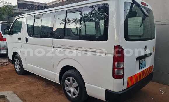 Nunua Ilio tumika Toyota Hiace Nyeupe Gari ndani ya Maputo nchini Maputo Nunua Ilio tumika Toyota Hiace Nyeupe Gari ndani ya Maputo nchini Maputo