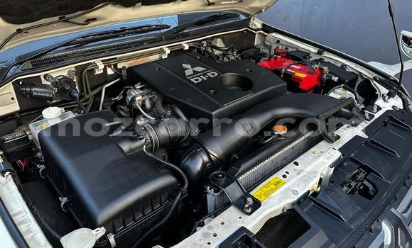 Nunua Ilio tumika Mitsubishi Pajero Nyeupe Gari ndani ya Maputo nchini Maputo Nunua Ilio tumika Mitsubishi Pajero Nyeupe Gari ndani ya Maputo nchini Maputo