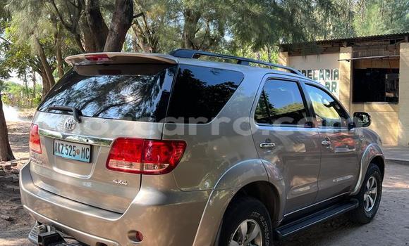 Buy Used Toyota Fortuner Brown Car in Maputo in Maputo Buy Used Toyota Fortuner Brown Car in Maputo in Maputo