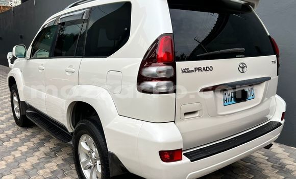 Nunua Ilio tumika Toyota Land Cruiser Prado Nyeupe Gari ndani ya Maputo nchini Maputo Nunua Ilio tumika Toyota Land Cruiser Prado Nyeupe Gari ndani ya Maputo nchini Maputo