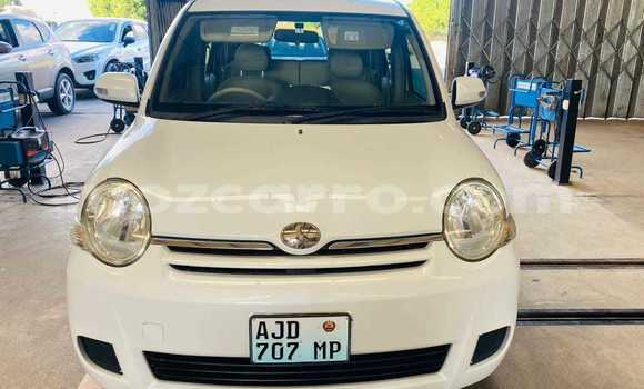 Nunua Ilio tumika Toyota Sienta Nyeupe Gari ndani ya Maputo nchini Maputo