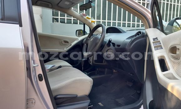Comprar Usado Toyota Vitz Prata Carro em Maputo em Maputo Comprar Usado Toyota Vitz Prata Carro em Maputo em Maputo