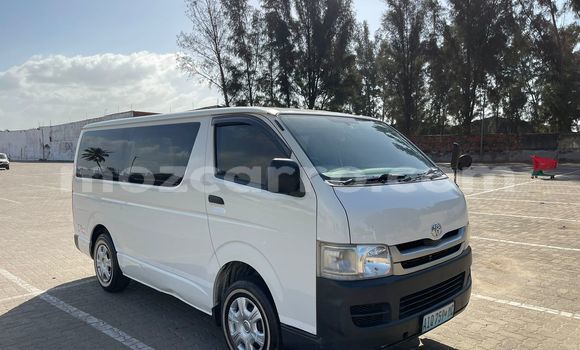 Comprar Usado Toyota Hiace Branco Carro em Maputo em Maputo