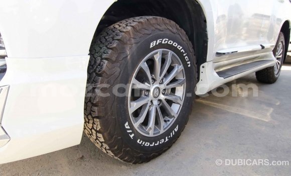Comprar Importar Toyota Prado Branco Carro em Import - Dubai em Cabo Delgado Comprar Importar Toyota Prado Branco Carro em Import - Dubai em Cabo Delgado