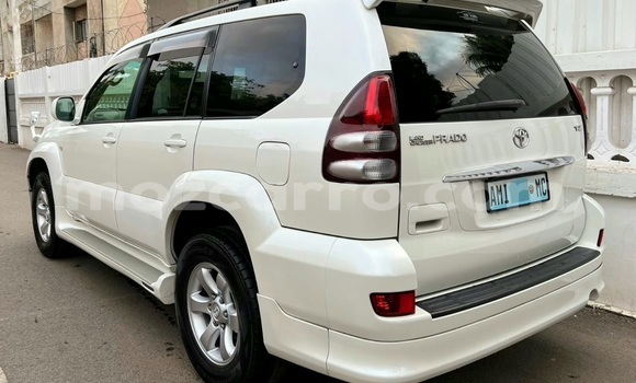 Nunua Ilio tumika Toyota Land Cruiser Prado Nyeupe Gari ndani ya Maputo nchini Maputo Nunua Ilio tumika Toyota Land Cruiser Prado Nyeupe Gari ndani ya Maputo nchini Maputo