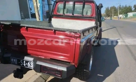 Nunua Ilio tumika Toyota Land Cruiser Nyekundu Gari ndani ya Maputo nchini Maputo Nunua Ilio tumika Toyota Land Cruiser Nyekundu Gari ndani ya Maputo nchini Maputo