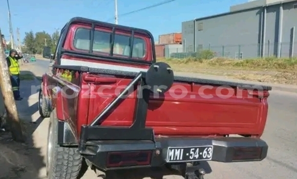 Nunua Ilio tumika Toyota Land Cruiser Nyekundu Gari ndani ya Maputo nchini Maputo Nunua Ilio tumika Toyota Land Cruiser Nyekundu Gari ndani ya Maputo nchini Maputo