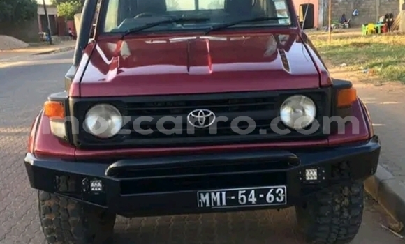 Nunua Ilio tumika Toyota Land Cruiser Nyekundu Gari ndani ya Maputo nchini Maputo Nunua Ilio tumika Toyota Land Cruiser Nyekundu Gari ndani ya Maputo nchini Maputo