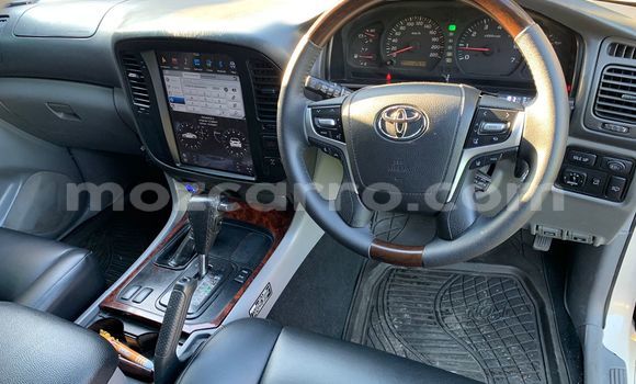 Tenga Tsaru Toyota Land Cruiser Prado Chena Mota in Maputo in Maputo Tenga Tsaru Toyota Land Cruiser Prado Chena Mota in Maputo in Maputo