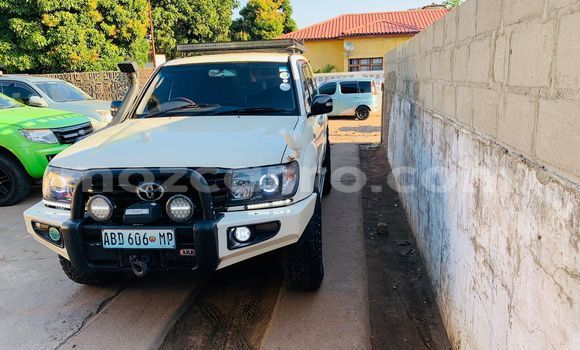 Tenga Tsaru Toyota Land Cruiser Prado Chena Mota in Maputo in Maputo Tenga Tsaru Toyota Land Cruiser Prado Chena Mota in Maputo in Maputo
