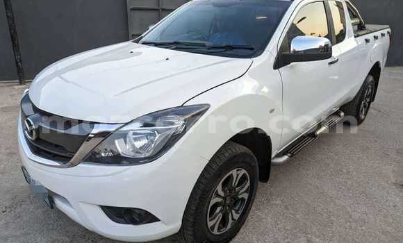 Comprar Usado Mazda BT-50 Branco Carro em Maputo em Maputo