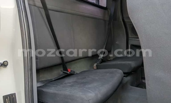 Nunua Ilio tumika Mazda BT-50 Nyeupe Gari ndani ya Maputo nchini Maputo Nunua Ilio tumika Mazda BT-50 Nyeupe Gari ndani ya Maputo nchini Maputo