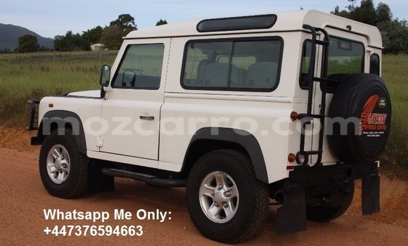 Comprar Usado Land Rover Defender Branco Carro em Maputo em Maputo Comprar Usado Land Rover Defender Branco Carro em Maputo em Maputo