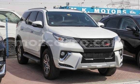 Comprar Importar Toyota Fortuner Branco Carro em Import - Dubai em Cabo Delgado Comprar Importar Toyota Fortuner Branco Carro em Import - Dubai em Cabo Delgado