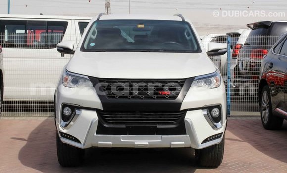 Comprar Importar Toyota Fortuner Branco Carro em Import - Dubai em Cabo Delgado Comprar Importar Toyota Fortuner Branco Carro em Import - Dubai em Cabo Delgado