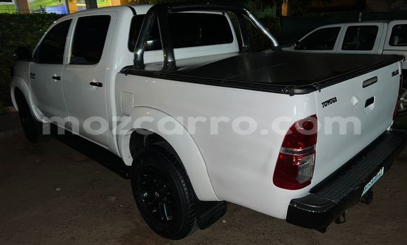 Nunua Ilio tumika Toyota Hilux Brown Gari ndani ya Maputo nchini Maputo Nunua Ilio tumika Toyota Hilux Brown Gari ndani ya Maputo nchini Maputo