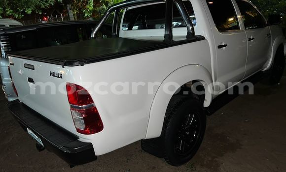 Nunua Ilio tumika Toyota Hilux Brown Gari ndani ya Maputo nchini Maputo Nunua Ilio tumika Toyota Hilux Brown Gari ndani ya Maputo nchini Maputo