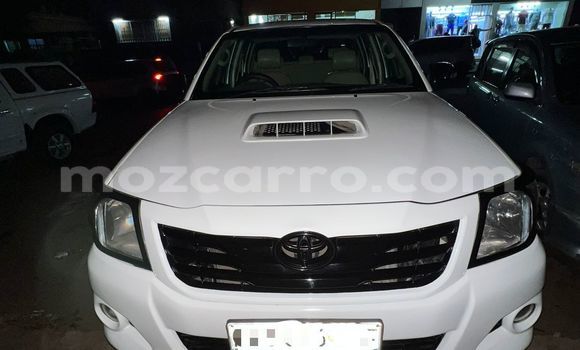 Nunua Ilio tumika Toyota Hilux Brown Gari ndani ya Maputo nchini Maputo Nunua Ilio tumika Toyota Hilux Brown Gari ndani ya Maputo nchini Maputo