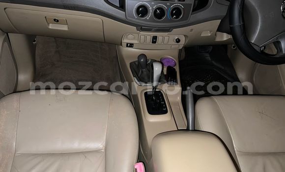 Nunua Ilio tumika Toyota Hilux Brown Gari ndani ya Maputo nchini Maputo Nunua Ilio tumika Toyota Hilux Brown Gari ndani ya Maputo nchini Maputo